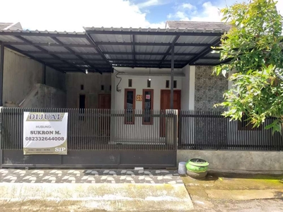 Dijual 2 rumah pojok siap huni di perumahan adimas sobo Banyuwangi