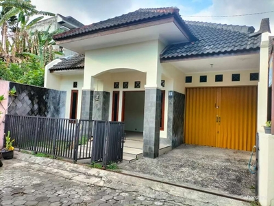 Dijual cepat rumah dalam perumahan baru dalam ringroad sleman