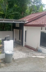 Dijual/disewakan rumah dekat UMY