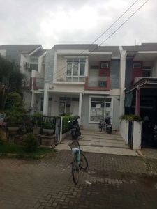 Dijual melalui lelang rumah di cluster emerald spring Bekasi timur