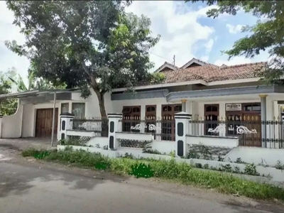 Dijual Murah Rumah Usaha Pinggir Jalan Kota Banyuwangi