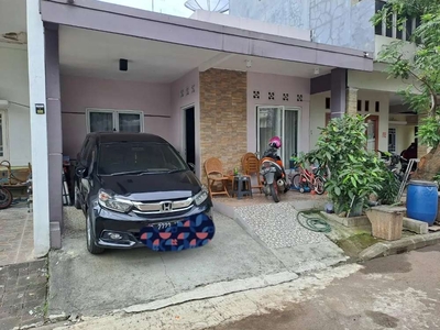 Dijual rumah asri di cluster Celebration Garden Grand Wisata Bekasi