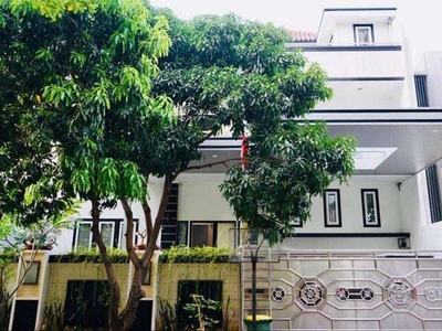 Dijual Rumah Mewah Semi Furnished di Kelapa Gading Jakarta Utara