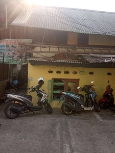 Dijual rumah tua ada bangunan 5 kontrakan hitung Tanah di Roxi Jakarta
