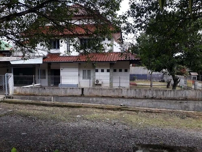 Dijual Rumah(posisi Hook) 2 lantai di Bogor Raya Permai