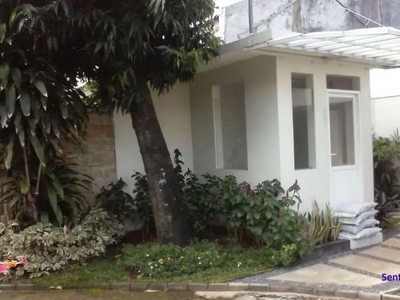 DISEWAKAN RUMAH CANTIK JL KEMANG SELATAN RAYA JAKARTA SELATAN.