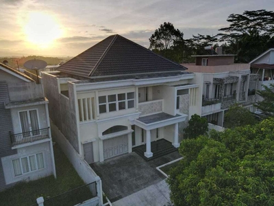 Rumah 2 Lantai Bergaya Mediterania View Gunung Sentul City, Bogor