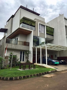 Rumah Bagus di Royal Hill Residence Cilandak Jakarta Selatan