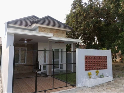 Rumah Baru dijual dekat UGM di jalan kaliurang km 7 bisa KPR bank