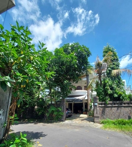 Rumah besar lokasi di Jln Gunung lumut Denpasar