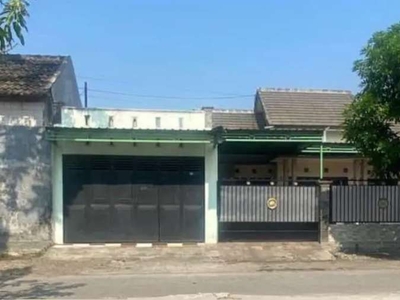 Rumah besar perum surodinawan