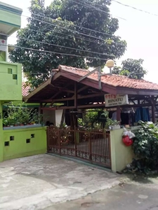 Rumah dengan lingkungan yang asri n sejuk.