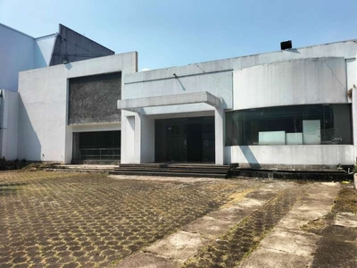 Rumah hitung tanah di setiabudi cocok untuk usaha kuliner, distro