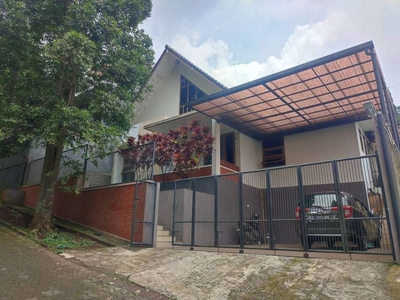 Rumah Lux Komplek Cistu Indah Dago nego dekat ITB