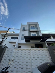 Rumah Mewah 4 Lantai Full Marmer Daerah Jakarta Utara