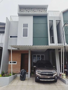 Rumah rapi siap huni di area Bintaro Sektor 2