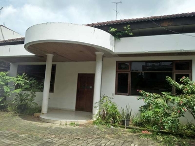 Rumah tua hitung tanah saja di mangga besar