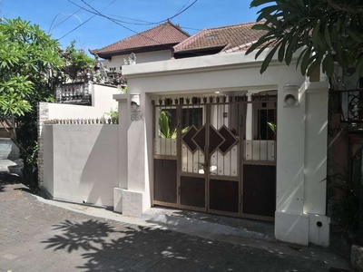 Rumah Villa cantik di Jimbaran-NusaDua,200m dari Jl.Bypass Ngurah Rai