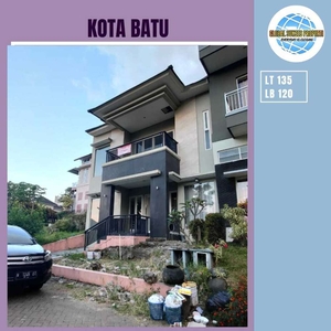 Rumah Villa Nyaman View Pegunungan Berada di Kawasan Perum Kota Batu