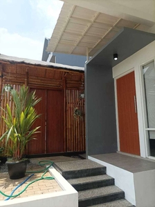 villa sebelah taman luas dan wisata