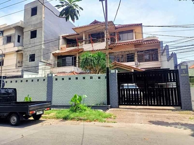 Dijual Cepat Rumah Lokasi Strategis Di Tengah Kota Surabaya