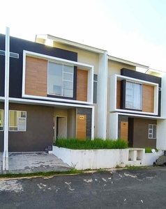 Dijual Rumah 2 Lantai Villa Bukit Indah Batam Center Hadap Tim