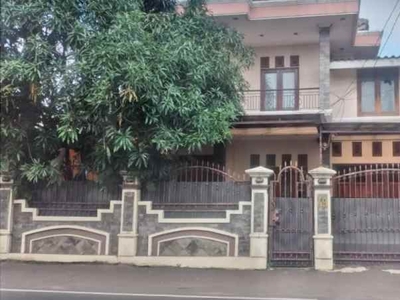 Dijual Rumah 2 Lt Lokasi Strategis Pinggir Jalan Tanjung Barat Jaksel