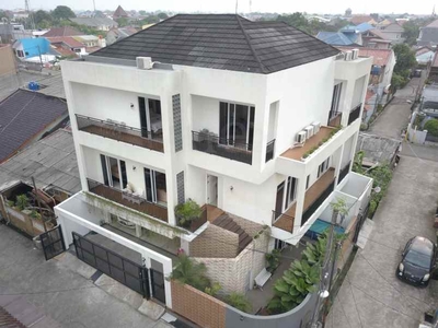 Dijual Rumah Baru Modern Tropis 3 Lantai Di Hook Pondok Bening