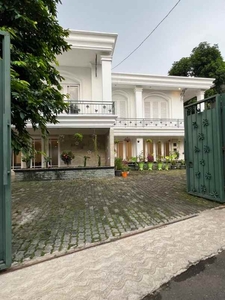Dijual Rumah Cantik Kolam Renang Ampera Kemang Jakarta Selatan