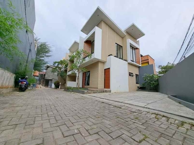 Dijual Rumah Condet Siap Huni Posisi Hook Dekat Stasiun Kalibata