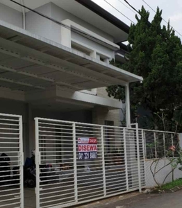 Disewakan Rumah Mewah Komplek Elit Istana Regency 2 Pasteur Bandung