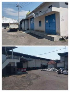 Gudang Bekas Pabrik Hanya 350 Meter Ke Jalan Raya Sawunggaling Sidoarj