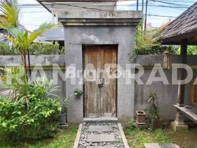 Jual Rumah 4 Kamar Fully Furnished Mezzanine Garasi Tukad Badung Renon