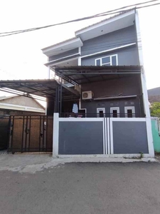 Rumah 2 Lantai Dalam Komplek Di Cilodong