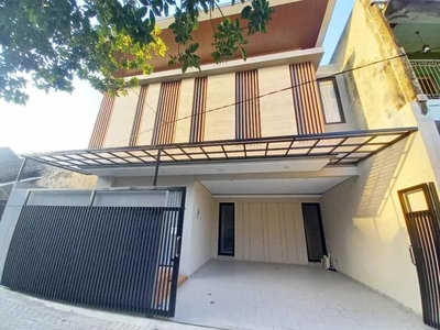 Rumah 2 Lantai Mewah Dekat Jalan Palagan Jogja