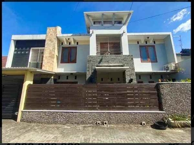 Rumah 2 Lantai Siap Huni Dekat Ugm Dalam Ringroad Jalan Kaliurang Km 5