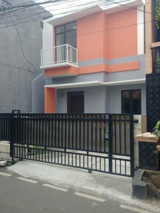 Rumah 2 Lantai Siap Huni Di Cijantung Jakarta Timur