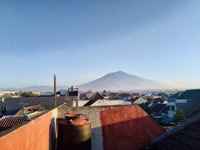 Rumah Bagus 2 Lantai Nyaman Untuk Hunian Lokasi Di Karangploso