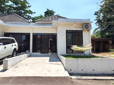 Rumah Bagus Semi Furnished Jalan Taman Narogong Indah Bekasi