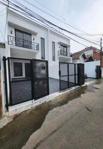 Rumah Baru 2 Lt Minimalis Modern Di Dalam Komplek Cipayung Jakasta J