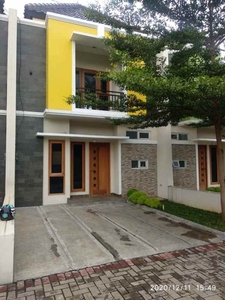 Rumah Baru Dalam Cluster Dekat Stasiun Ka Cibinong Bogor