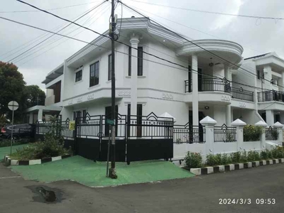 Rumah Baru Desain Classic Di Dalam Komplek Cinere