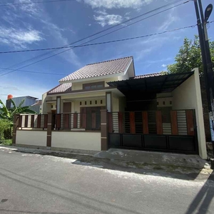 Rumah Baru Timur Adi Soemarmo