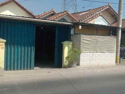 Rumah Besar Dan Luas Strategis Pinggir Jl Raya