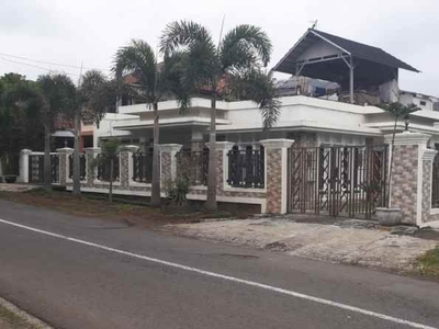 Rumah Besar Di Cibatu Garut