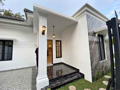 Rumah Cantik Klasik Modern Dekat Kampus Unisa