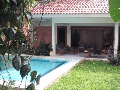 Rumah Classic Kontemporer Furnished Dan S Pool Di Cipete Jakarta