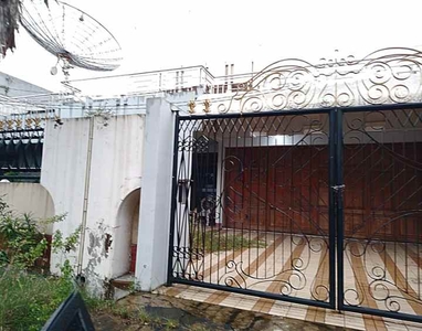 Rumah Cocok Untuk Usaha Di Raya Dharmahusada Surabaya Timur
