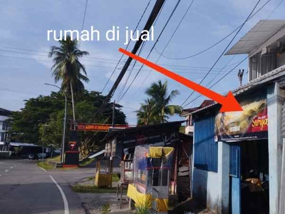 Rumah Depan Jalan Raya