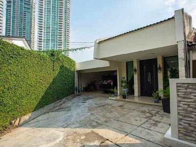 Rumah Di Kemang Jakarta Selatan Ada Kolam Renang Pribadi Bangunan Koko